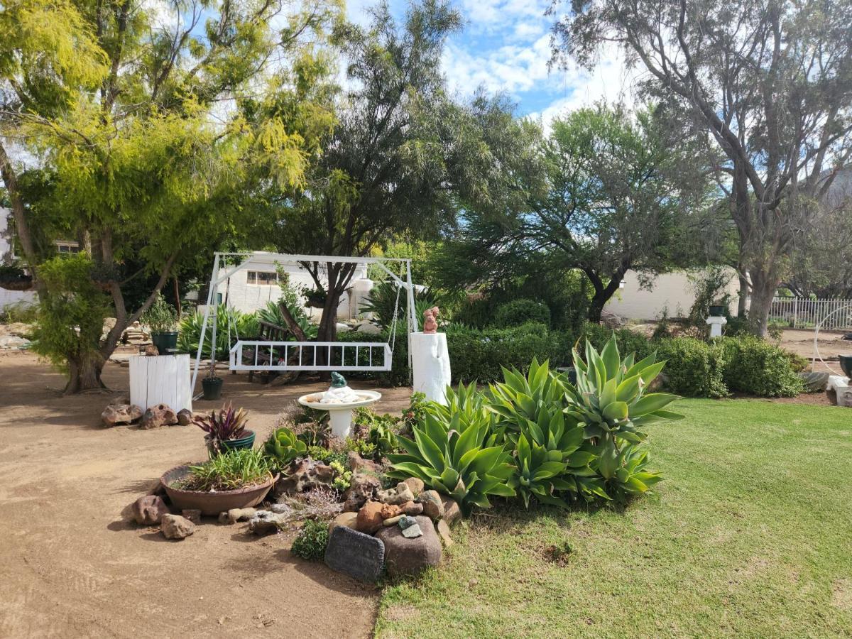 Die Dorpshuis Graaff-Reinet エクステリア 写真