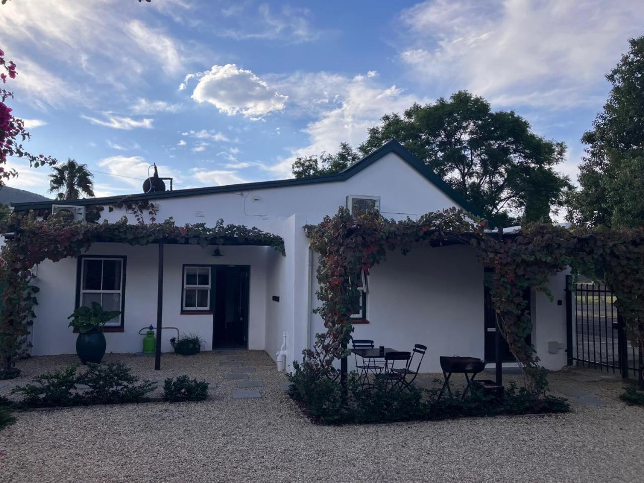 Die Dorpshuis Graaff-Reinet エクステリア 写真