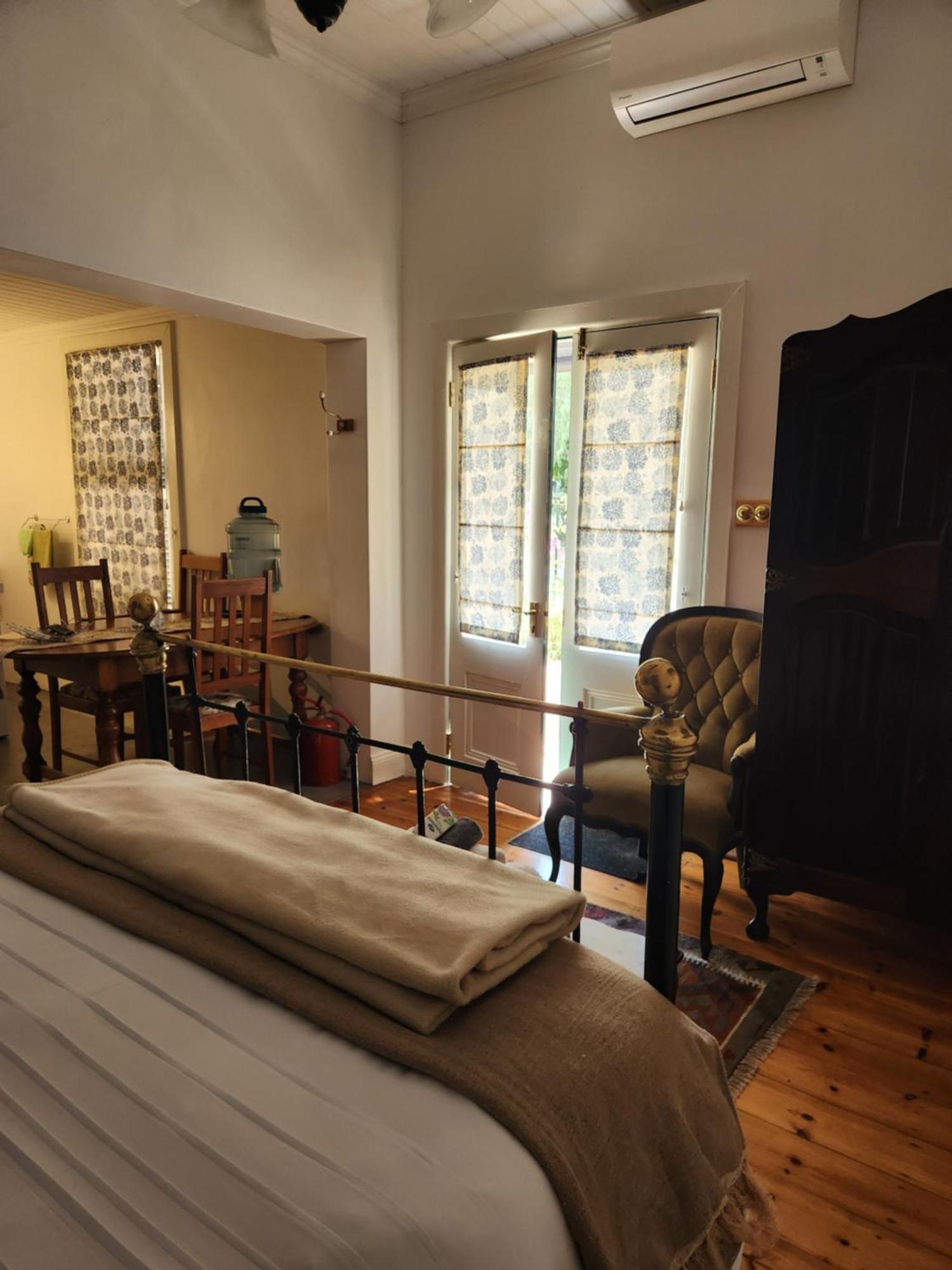 Die Dorpshuis Graaff-Reinet エクステリア 写真
