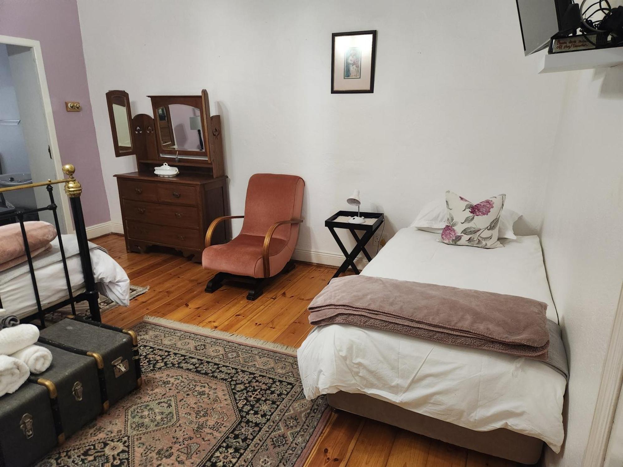 Die Dorpshuis Graaff-Reinet エクステリア 写真