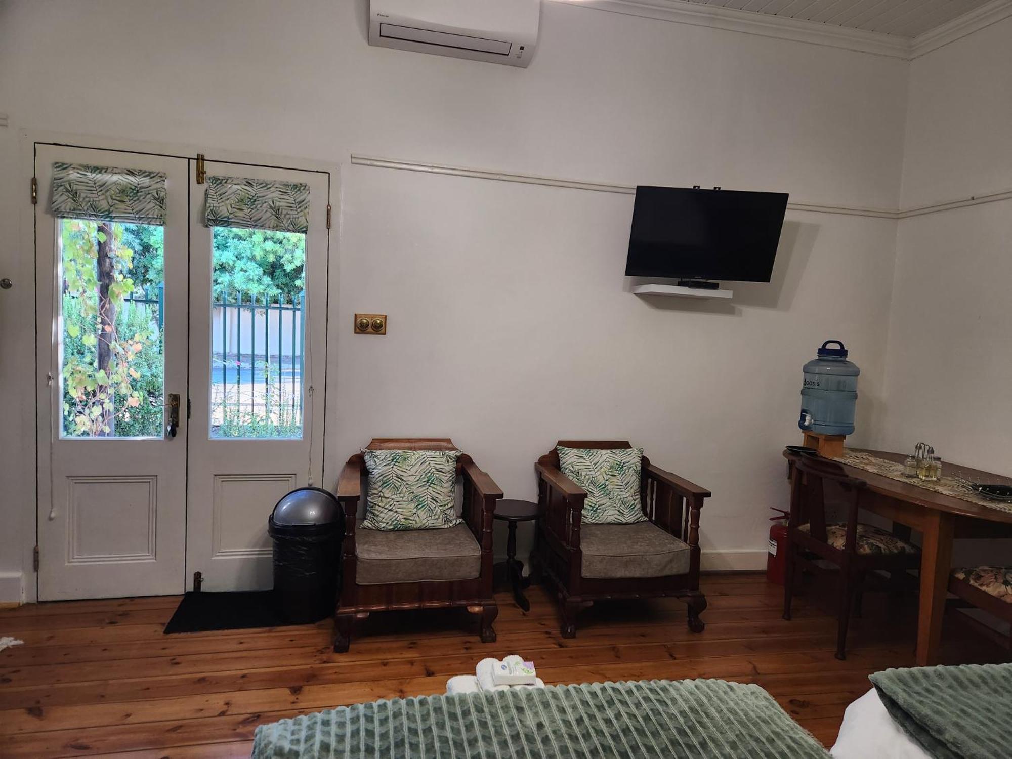 Die Dorpshuis Graaff-Reinet エクステリア 写真